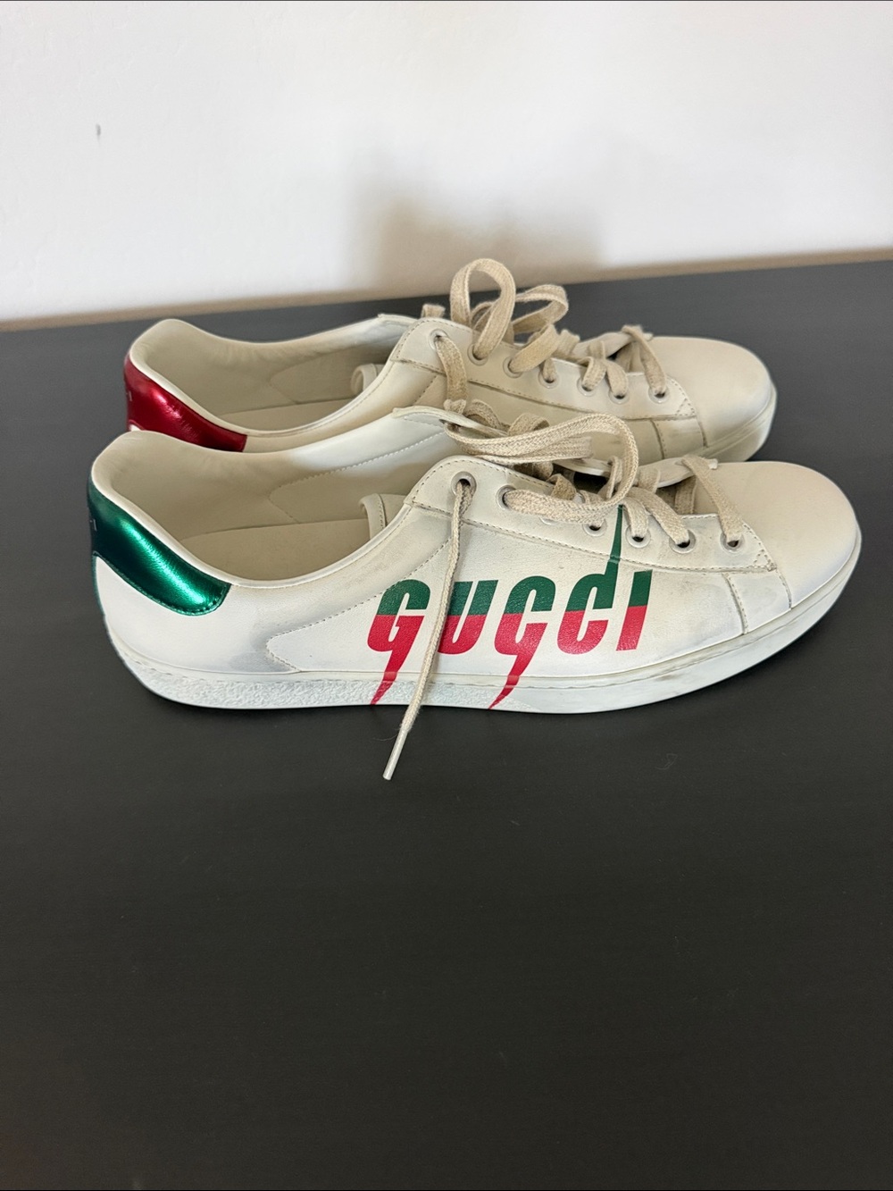 Gucci White Leather Low-Top Sneakers with Red and Green Accents